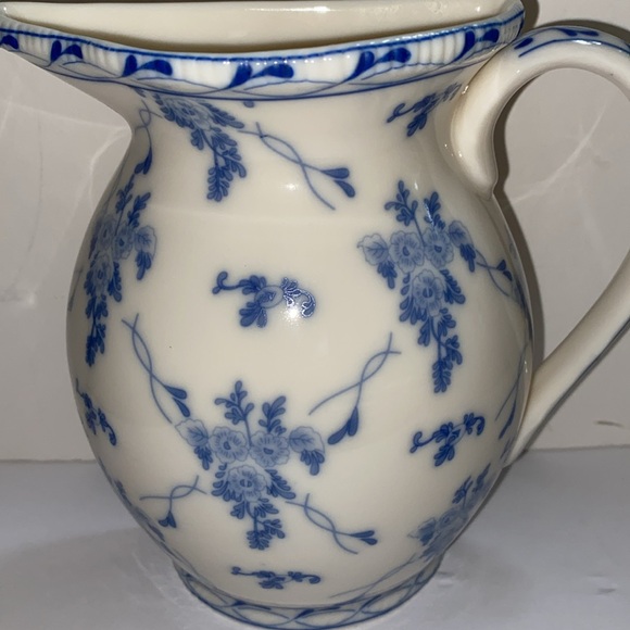 Skye McGhie Rose Brocade porcelain wall pocket - Picture 2 of 7